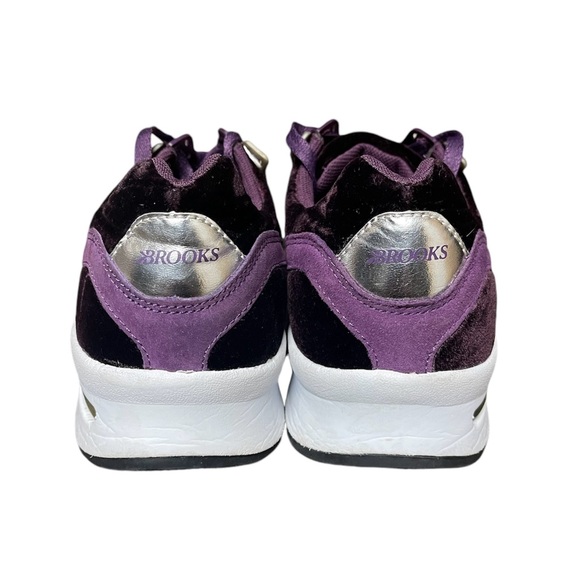 BROOKS Regent Shoes Sneakers Purple Velvet Chrome Silver Women Size 10 - Picture 3 of 7